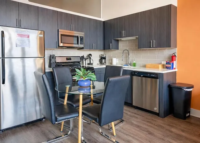 Cozy 2br South Loop With Optional Parking And Gym Near Mccormick Place, Public Transit & Hotspots Apartment *